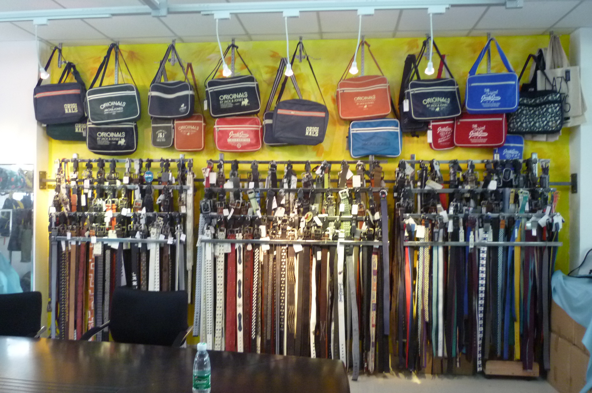 OUR SHOW ROOM(图4)