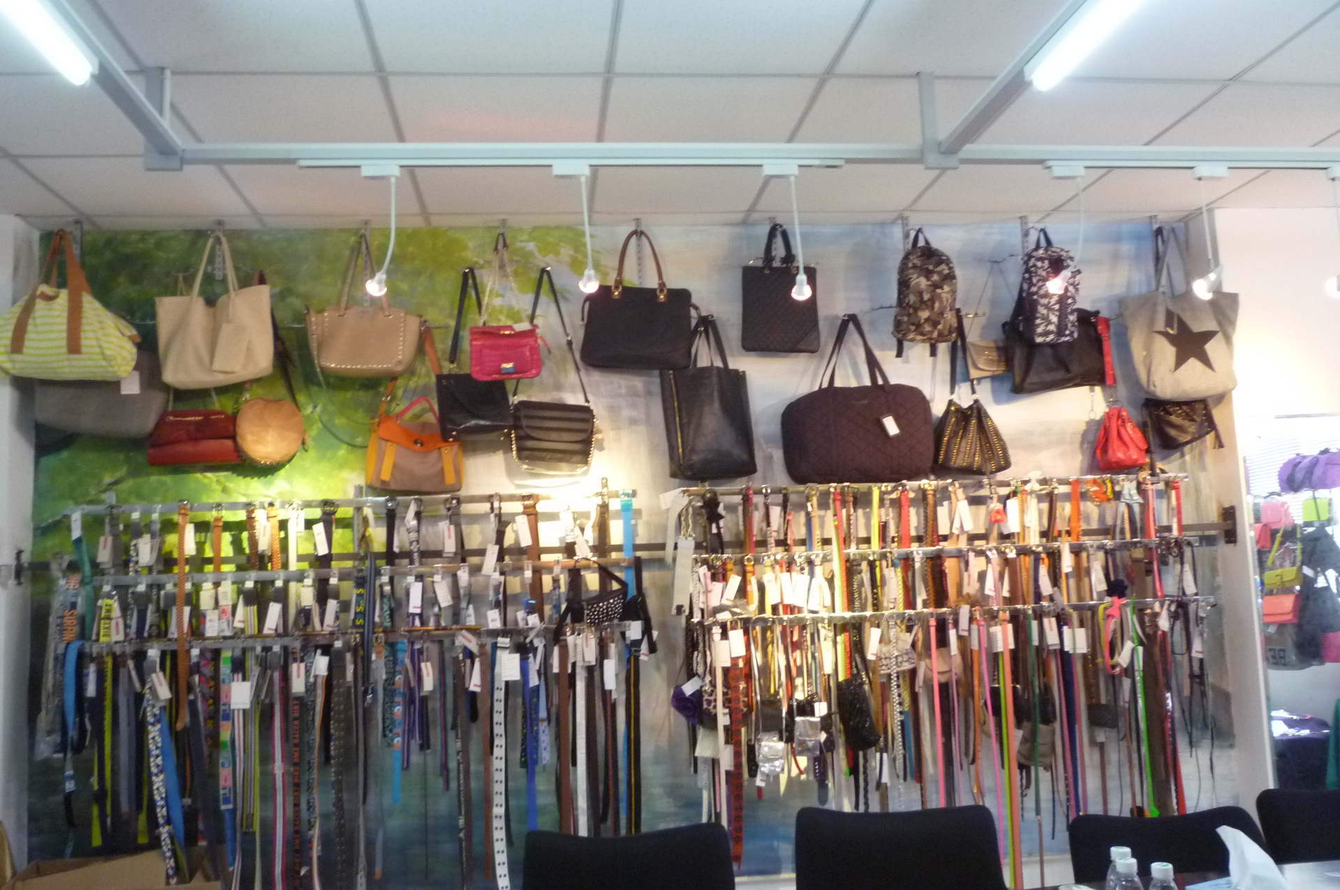 OUR SHOW ROOM(图2)
