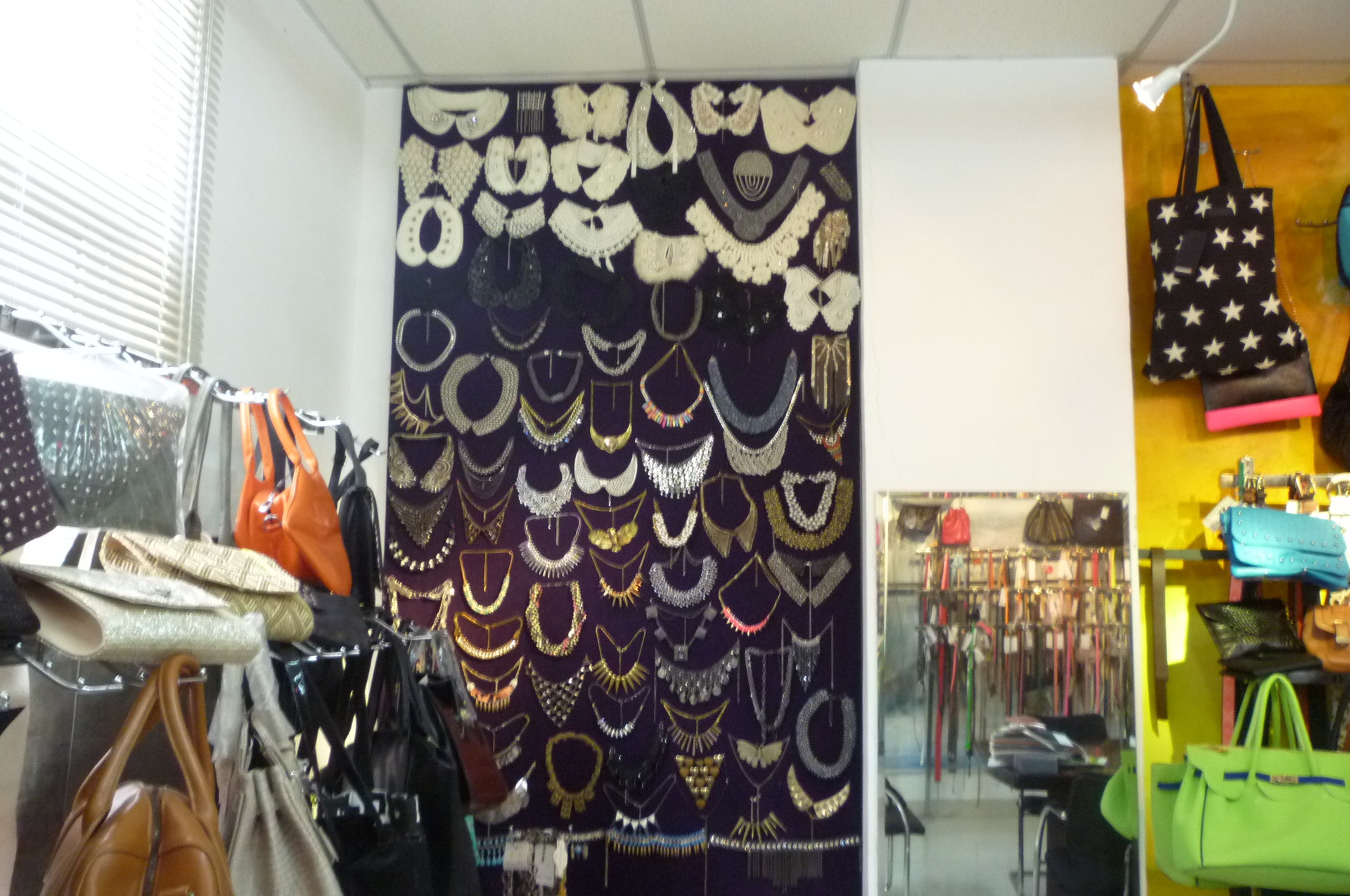 OUR SHOW ROOM(图3)
