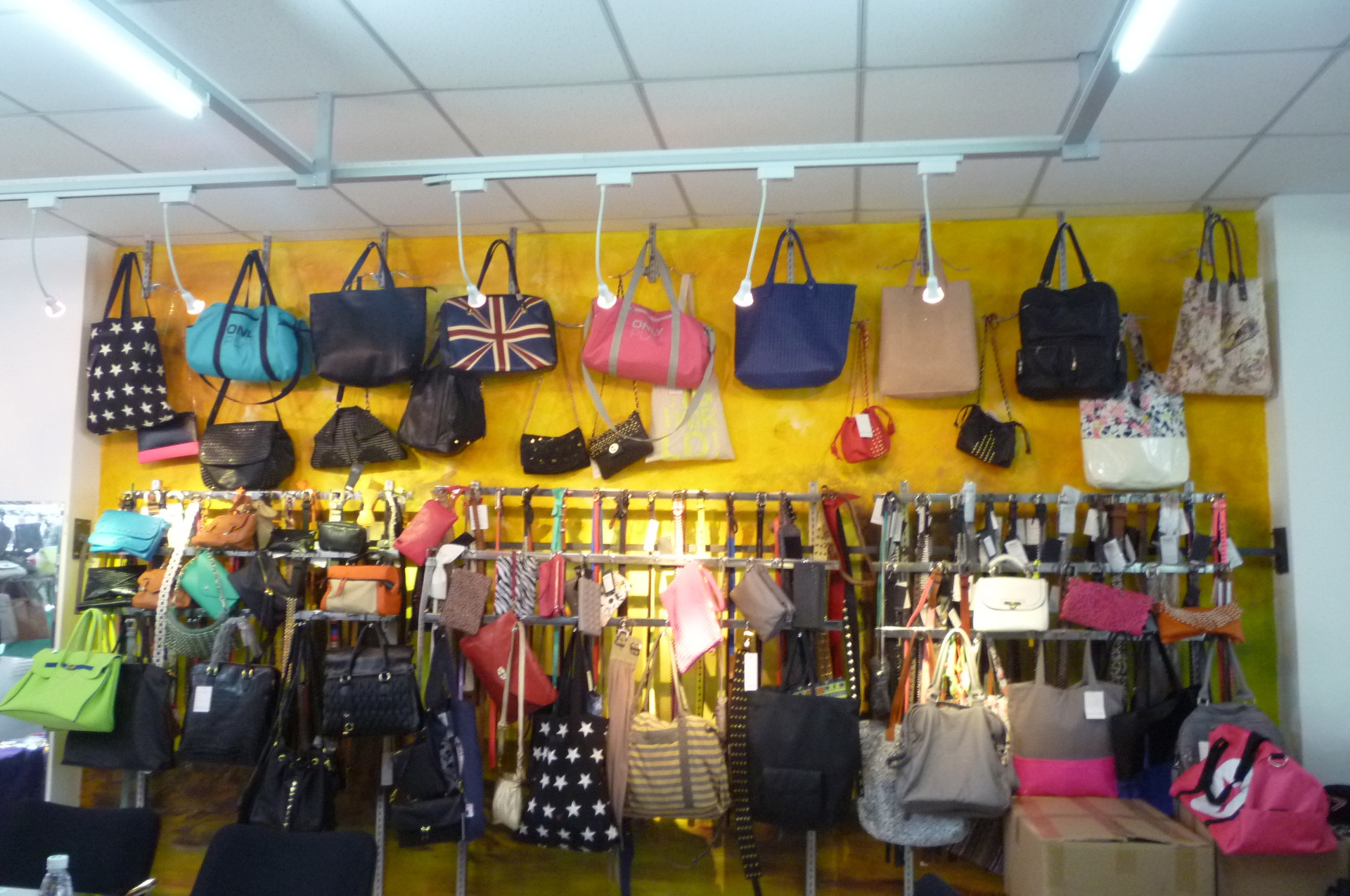 OUR SHOW ROOM(图7)