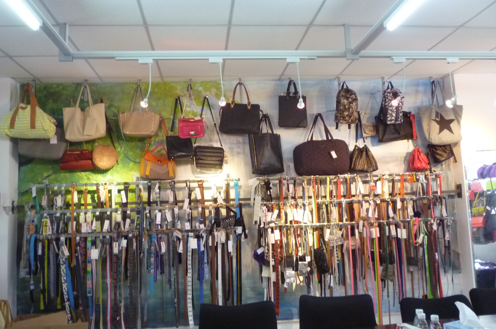 OUR SHOW ROOM(图6)